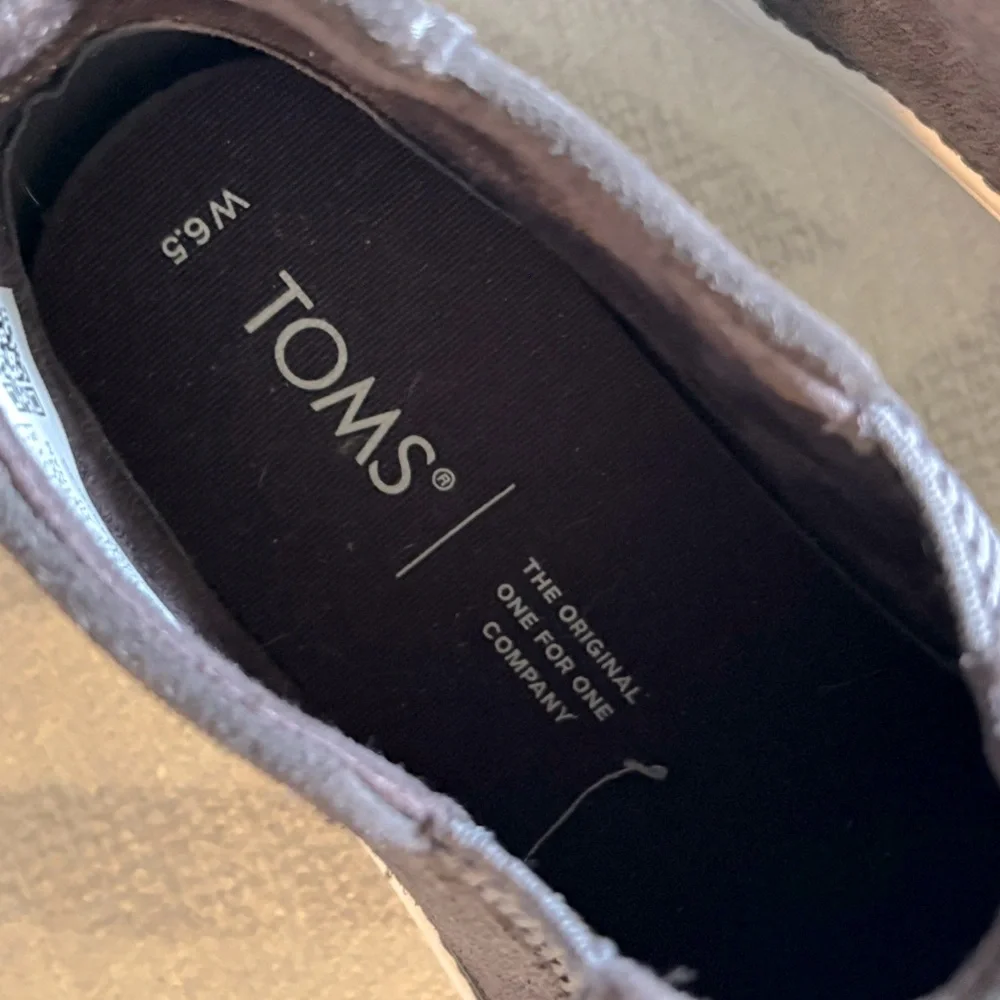 TOMS Suede Chelsea Sneakers - Women’s Size 6.5 - Picture 4 of 5